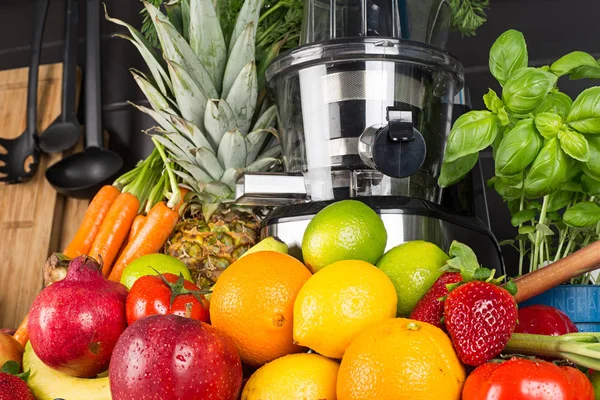 Katı Meyve Sıkıcı Yerine Neden Slow Juicer Almalı ?