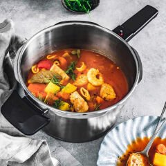 Fissler Vitaquick Premium 6+3,5 Litre Düdüklü Tencere + Buharda Pişirme Aparatı