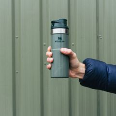 Stanley Klasik Trigger-Action Termos Bardak 0.47 LT | Yeşil