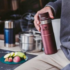 Stanley The Trigger-Action Travel Mug 0.35 L | Bordo