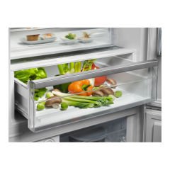 Electrolux LNT6ME46X3 600 TwinTech® NoFrost Solo Buzdolabı Inox