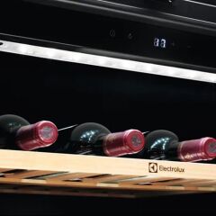 Electrolux EWUS052B5B Ankastre Şarap Soğutucu Dolabı